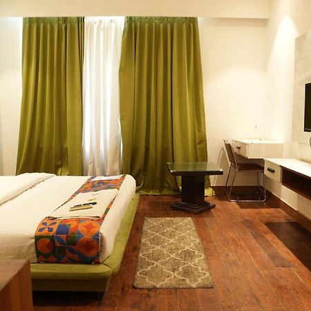Hotel Elite Sector 45 I Gurgaon Central I Couple Friendly Bagian luar foto