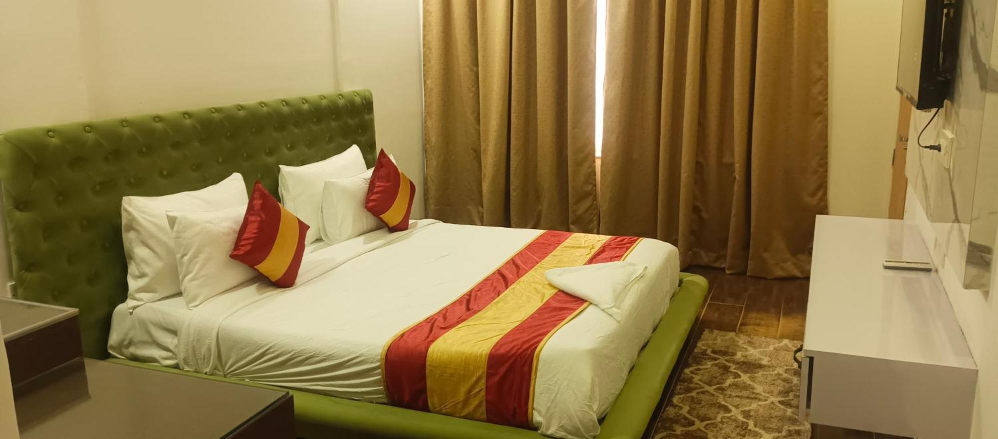 Hotel Elite Sector 45 I Gurgaon Central I Couple Friendly Bagian luar foto