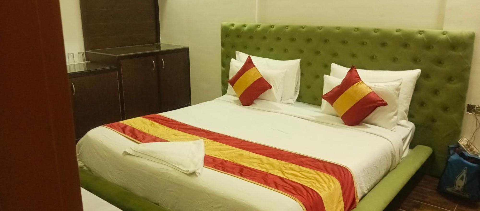 Hotel Elite Sector 45 I Gurgaon Central I Couple Friendly Bagian luar foto
