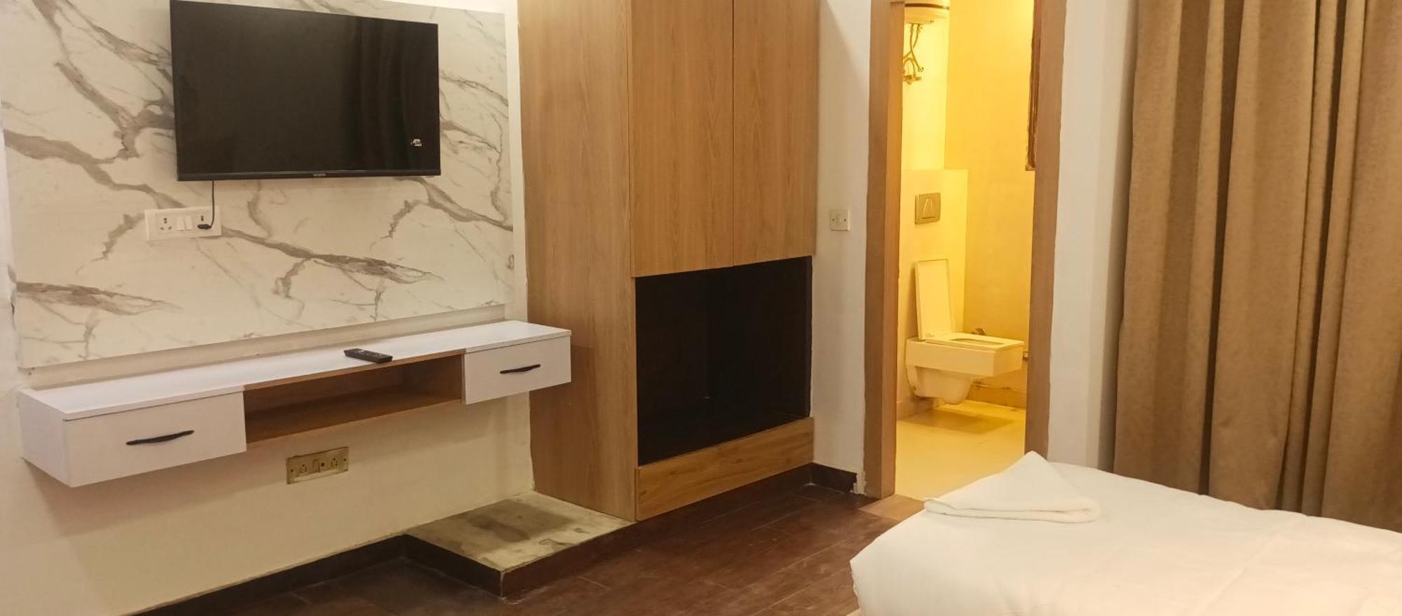 Hotel Elite Sector 45 I Gurgaon Central I Couple Friendly Bagian luar foto