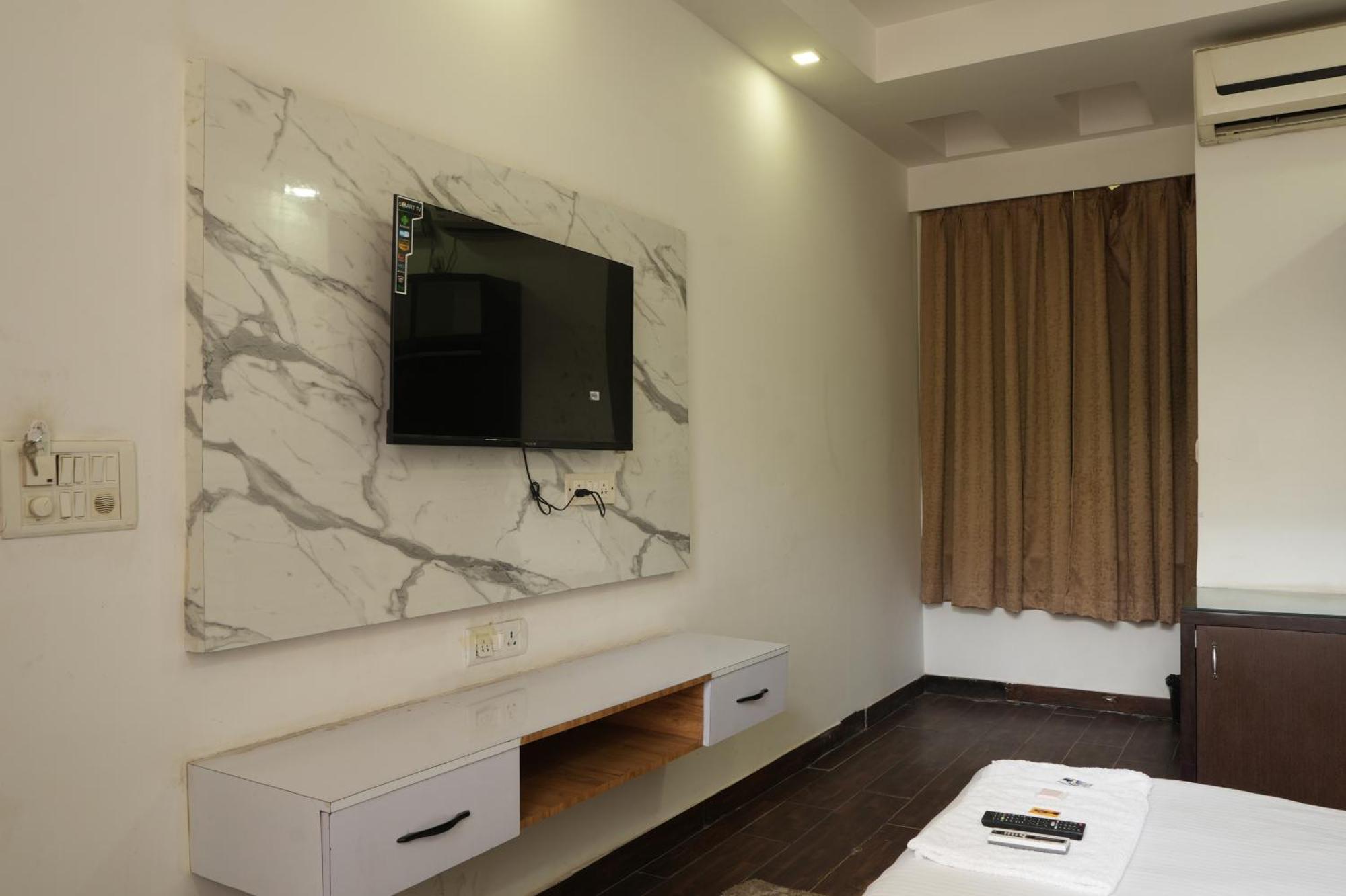 Hotel Elite Sector 45 I Gurgaon Central I Couple Friendly Bagian luar foto